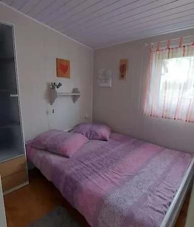 4 -os Szwedzki W Campark Service 